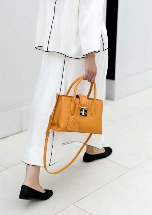 Trussardi Pre Tulip - Image 6