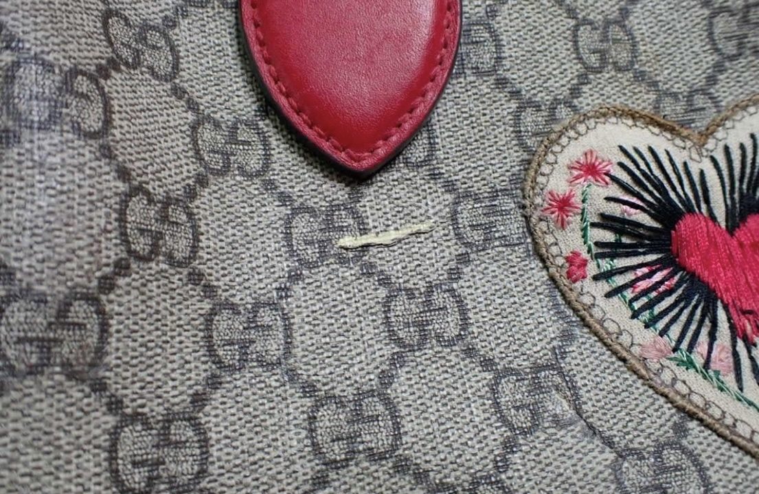 Gucci GG Supreme Heart Embroidered Boston Bag - Image 8
