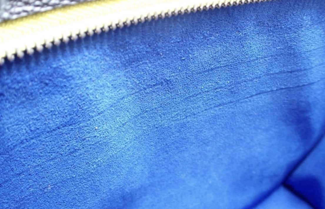 Louis Vuitton Epi Leather Pouch - Image 9