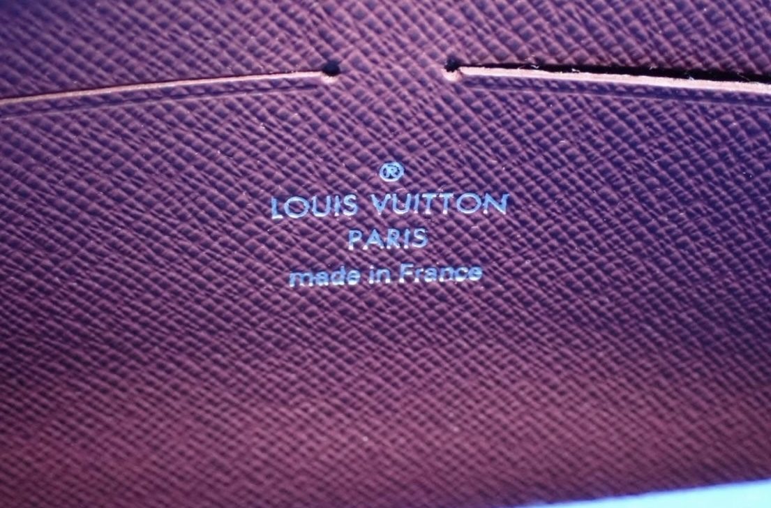 Louis Vuitton Epi Leather Pouch - Image 11