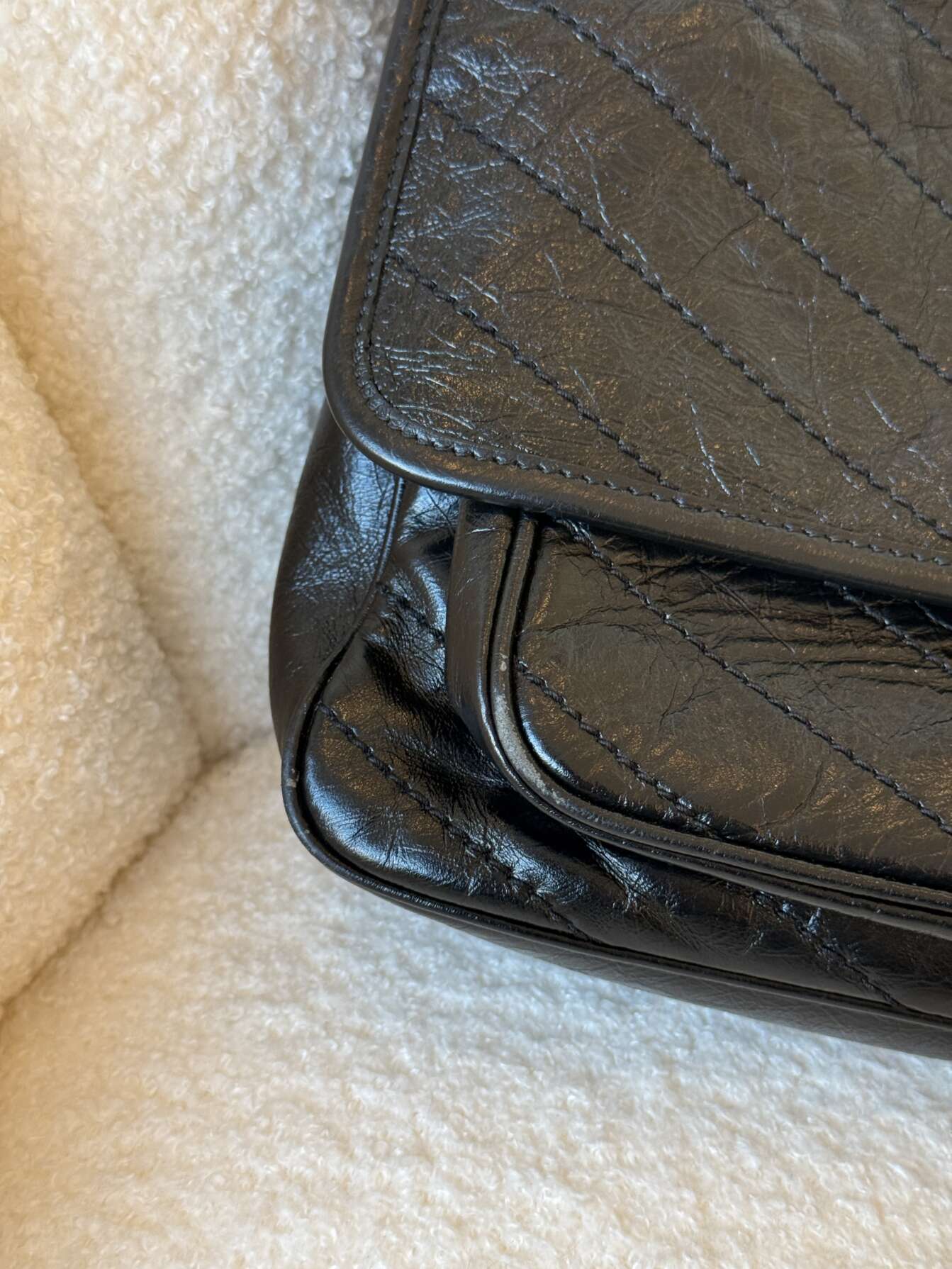 Saint Laurent Niki Messenger Bag - Image 5