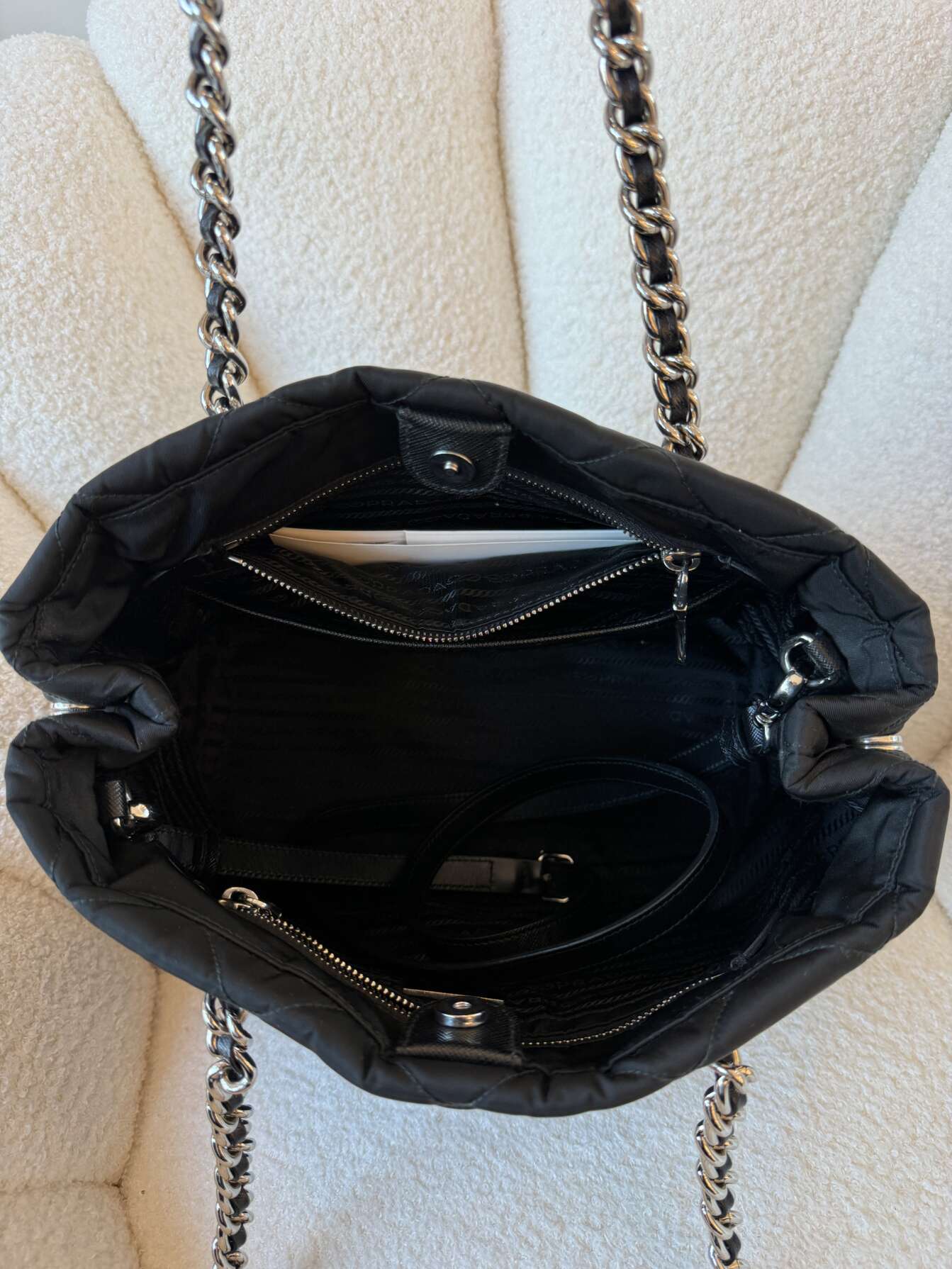 Prada Re-Nylon Mini Bucket Bag με Αλυσίδα – Black - Image 5