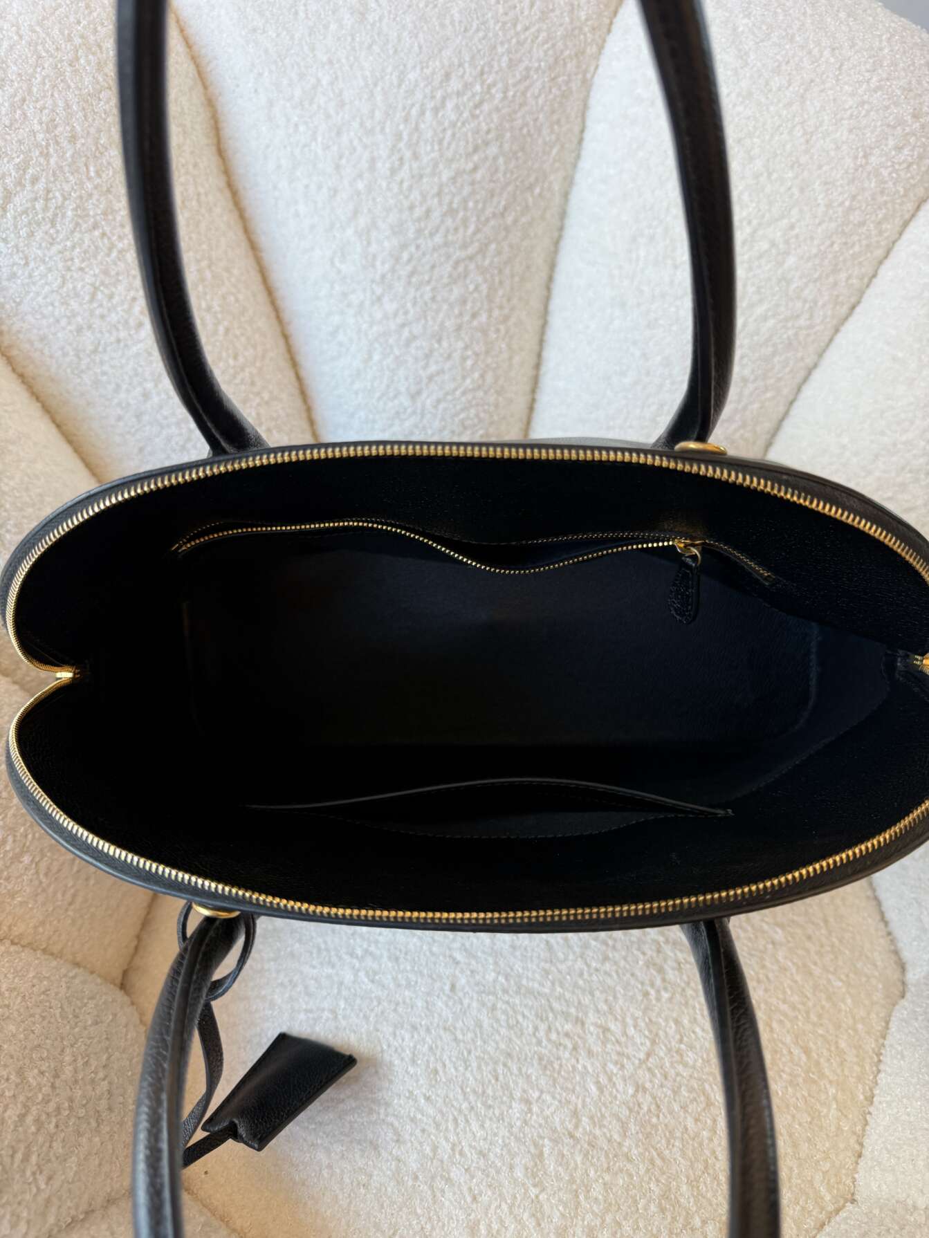 Balenciaga Ville Top Handle – Black Logo Tote - Image 4