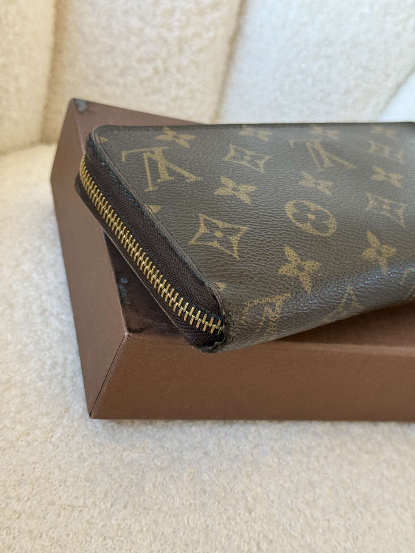 Louis Vuitton Zippy Wallet Monogram Eclipse - Image 4