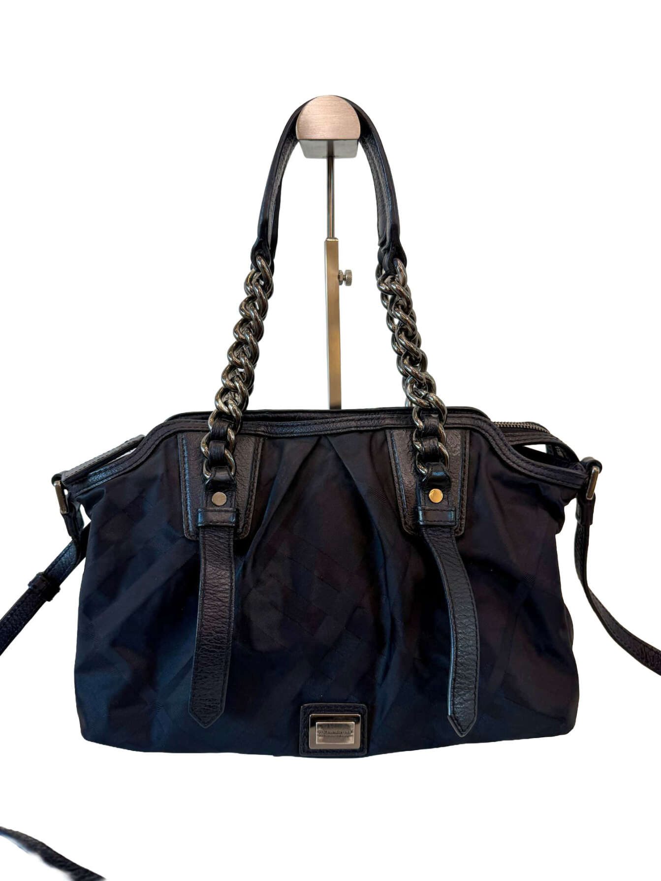 Burberry Check Nylon Τσάντα Ώμου με Αλυσίδα σε Μαύρο