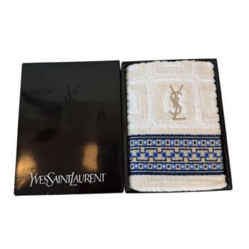 Yves Saint Laurent Πολυτελής Πετσέτα με Κεντητό Λογότυπο YSL σε Κουτί Δώρου