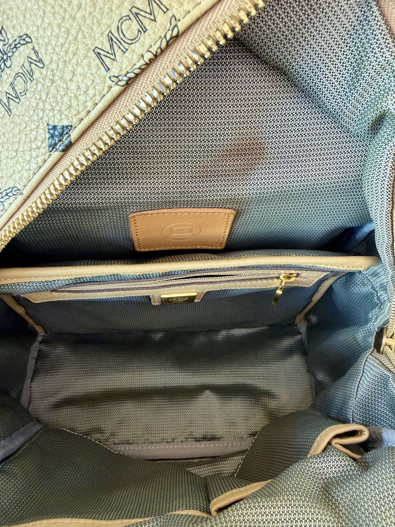 MCM Stark Visetos Backpack σε Ivory με Τρουκς - Image 8