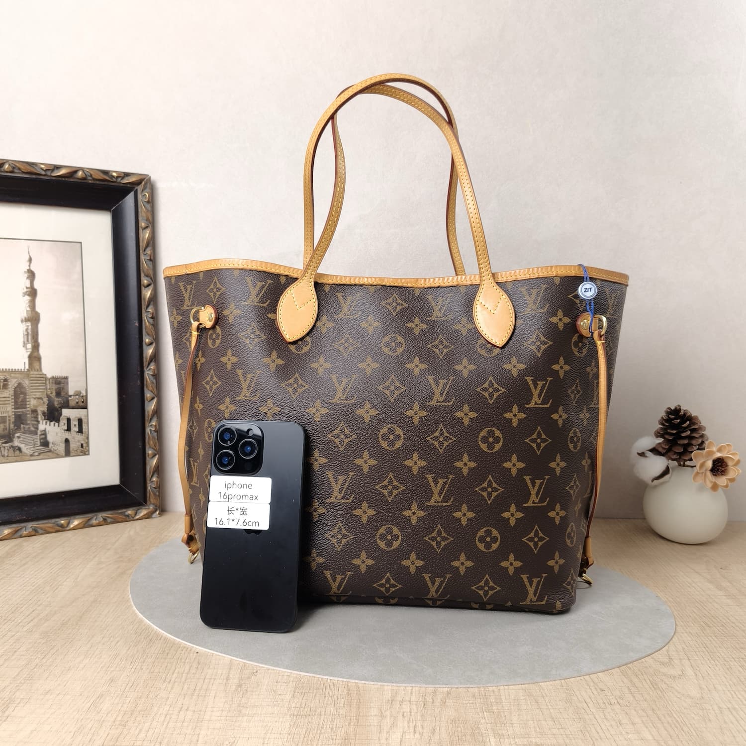 Louis Vuitton Neverfull MM Monogram Canvas — Καφέ Tote με Pochette — φωτογραφία 3