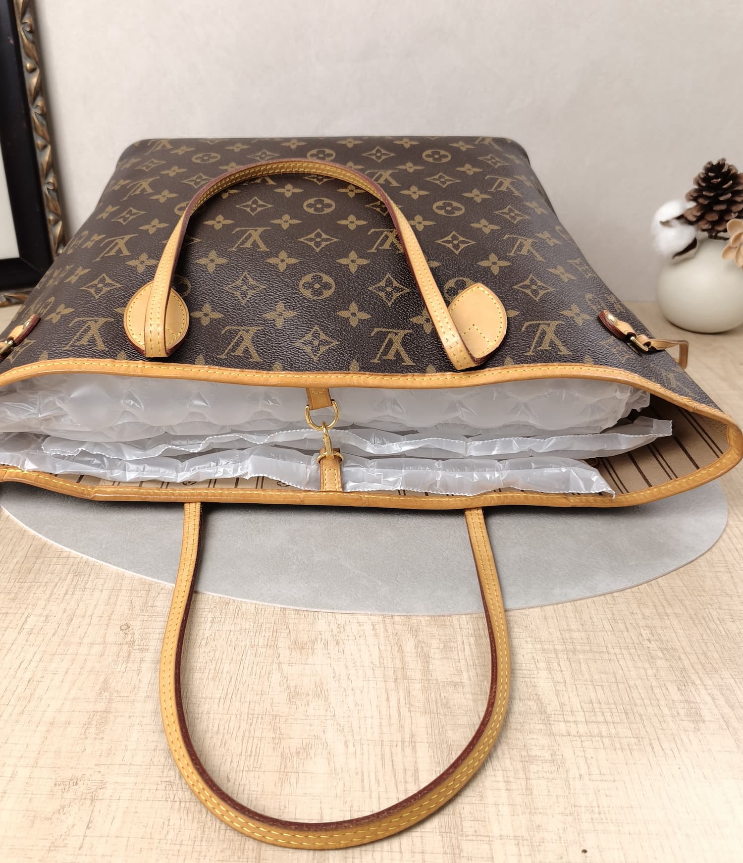 Louis Vuitton Neverfull MM Monogram Canvas — Καφέ Tote με Pochette — φωτογραφία 7