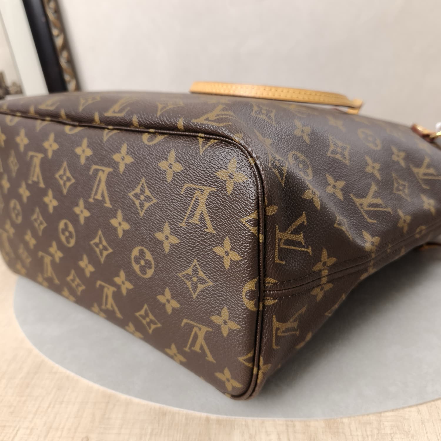 Louis Vuitton Neverfull MM Monogram Canvas — Καφέ Tote με Pochette — φωτογραφία 9