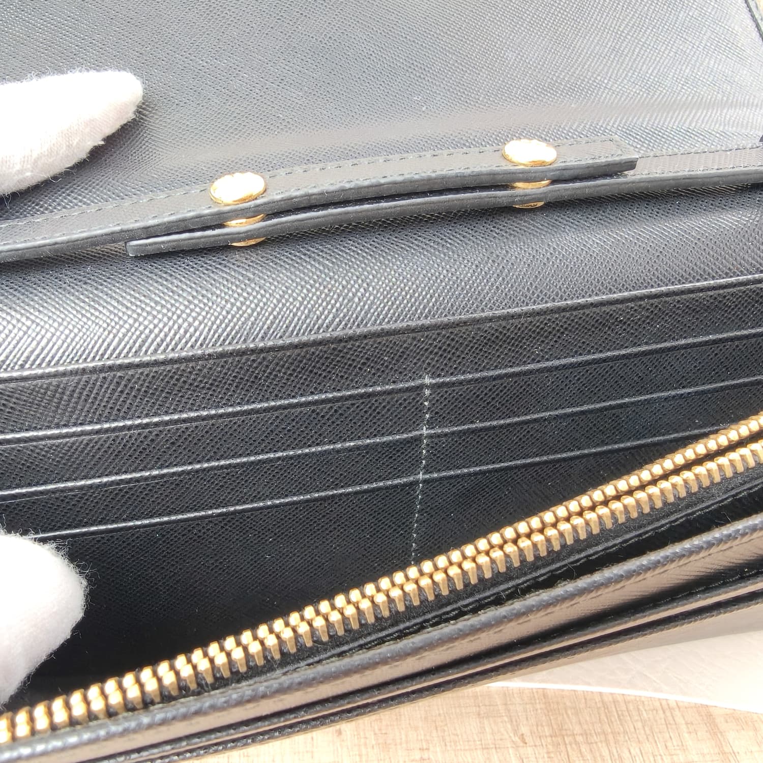 Prada Saffiano Wallet on Chain — Μαύρο Πορτοφόλι-Τσαντάκι με Χρυσή Αλυσίδα — φωτογραφία 13