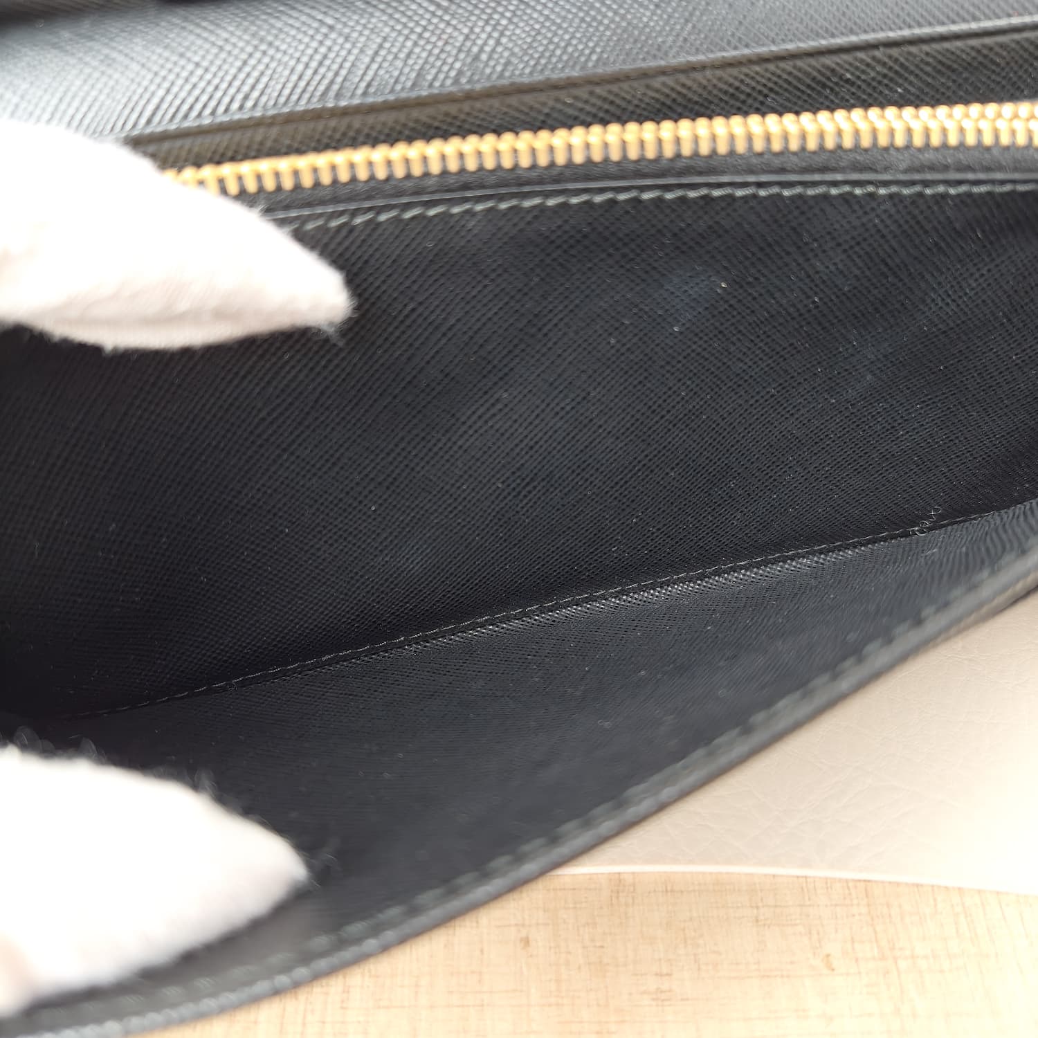 Prada Saffiano Wallet on Chain — Μαύρο Πορτοφόλι-Τσαντάκι με Χρυσή Αλυσίδα — φωτογραφία 18