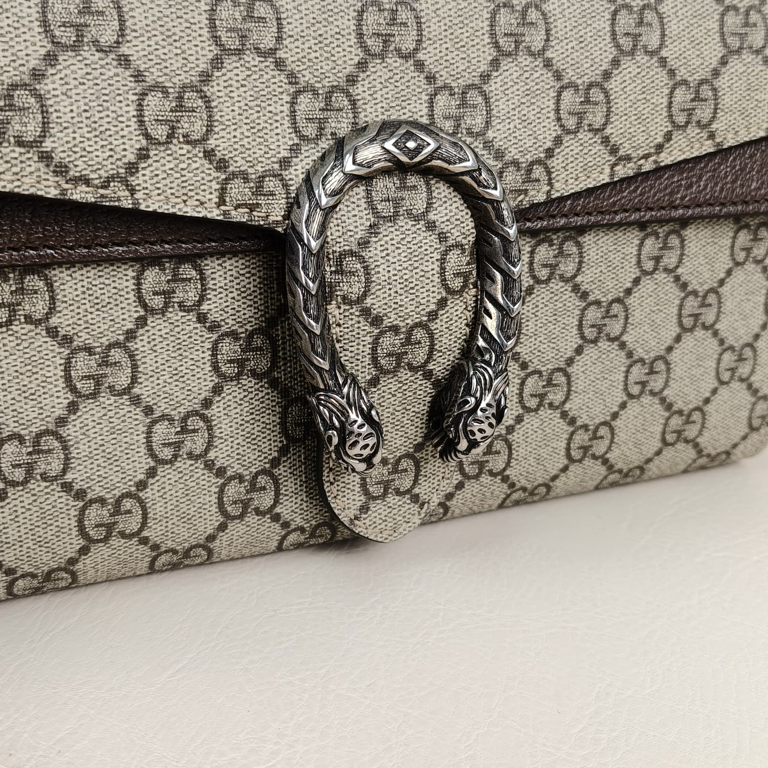 Gucci Dionysus GG Supreme — Τσαντάκι Ώμου με Web και Tiger Head — φωτογραφία 9
