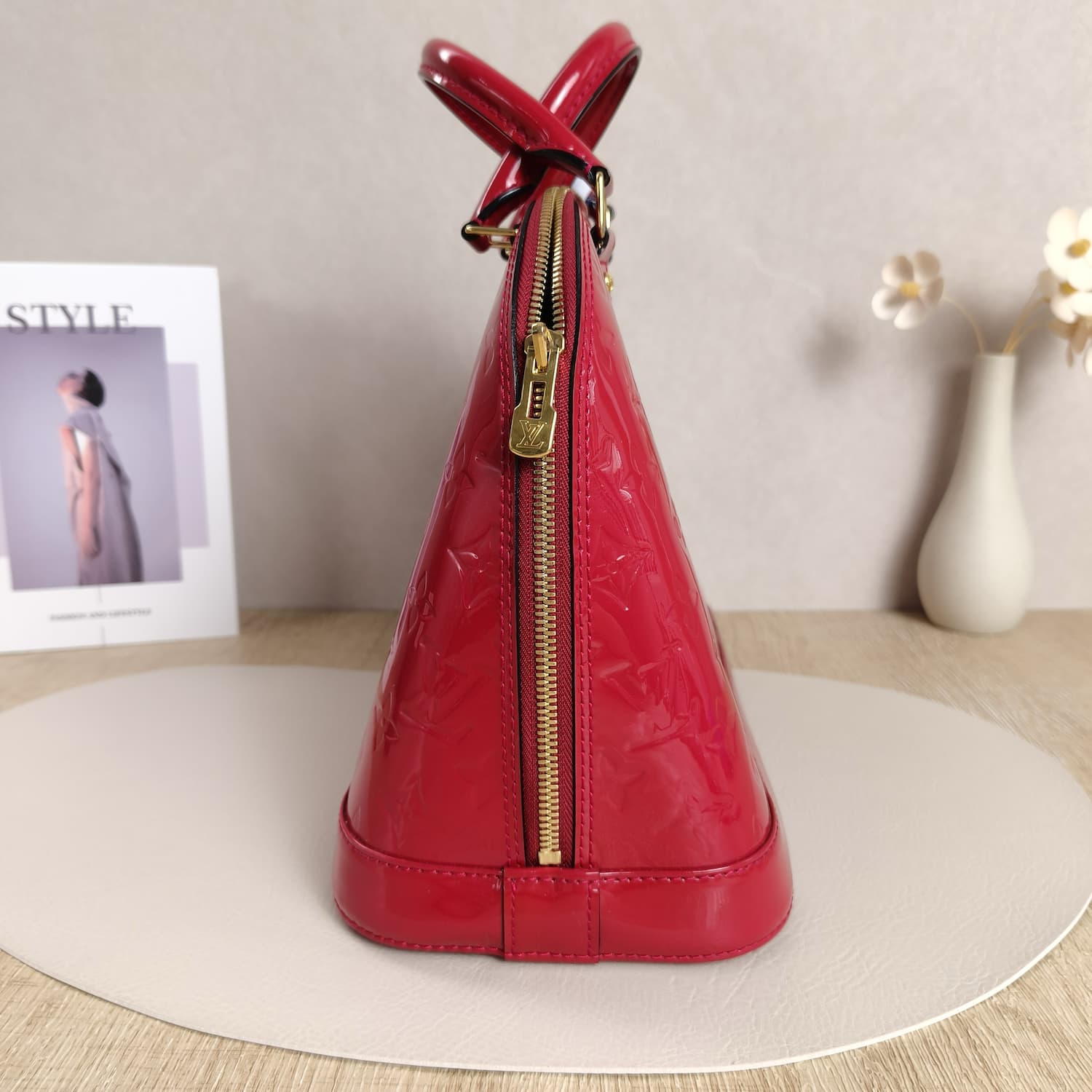 Louis Vuitton Alma PM Monogram Vernis — Κόκκινη Λουστρίνι Τσάντα — φωτογραφία 9