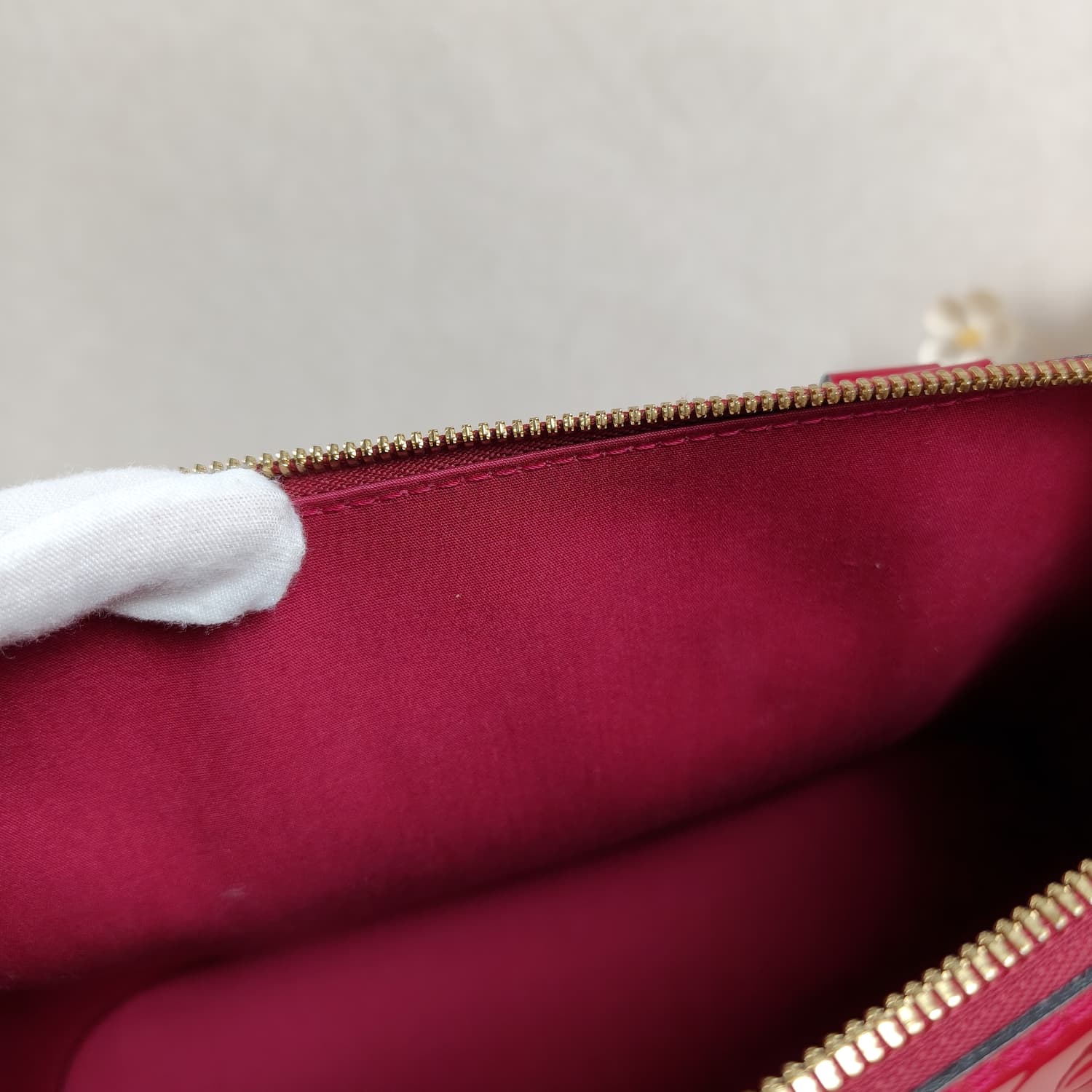 Louis Vuitton Alma PM Monogram Vernis — Κόκκινη Λουστρίνι Τσάντα — φωτογραφία 15