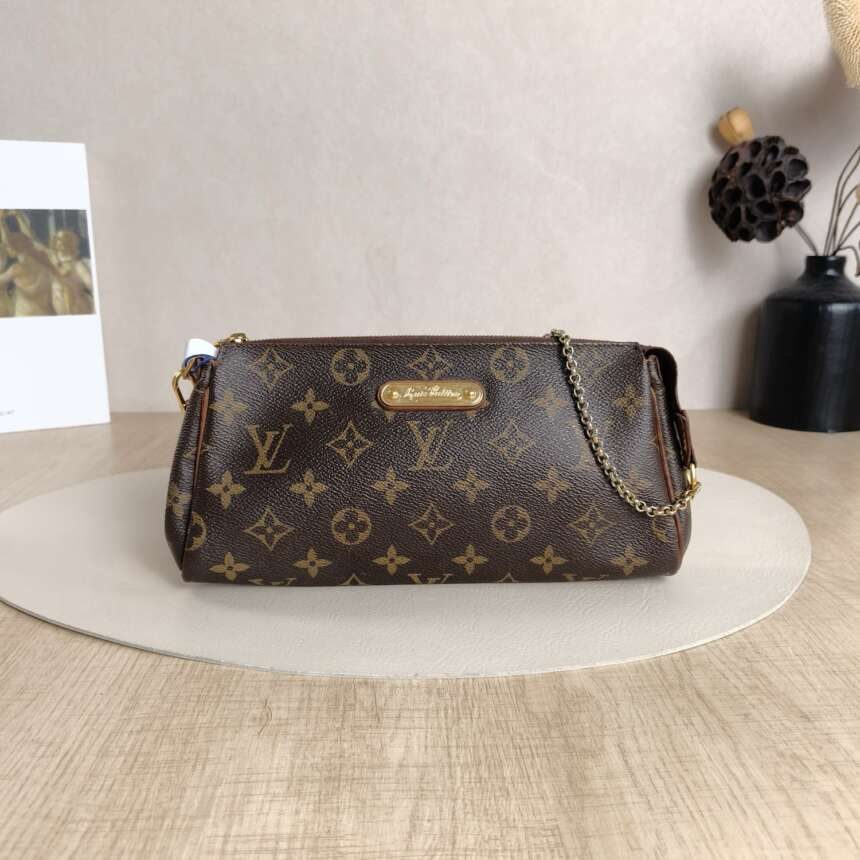 Louis Vuitton Eva Clutch Monogram — Τσαντάκι Ώμου με Χρυσή Αλυσίδα
