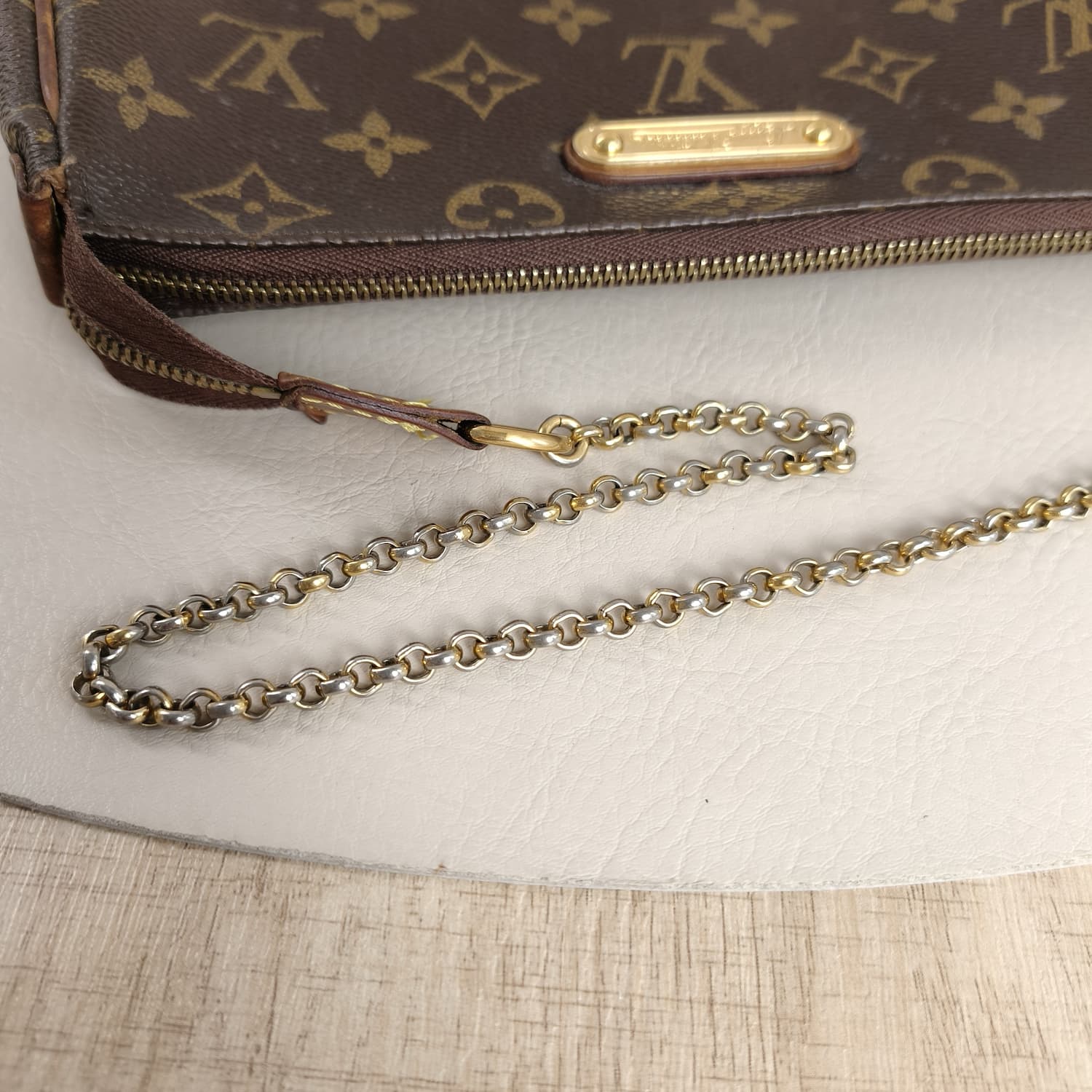 Louis Vuitton Eva Clutch Monogram — Τσαντάκι Ώμου με Χρυσή Αλυσίδα — φωτογραφία 13