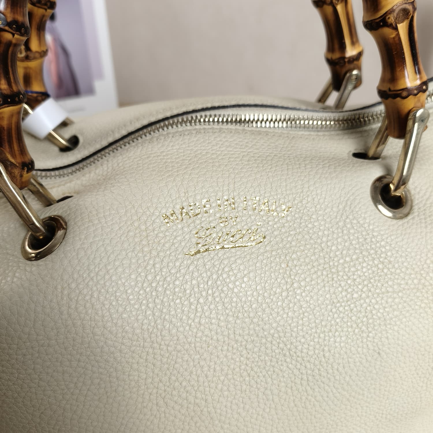 Gucci Bamboo Δερμάτινη Boston Bag — Ιβουάρ με Χερούλια Μπαμπού — φωτογραφία 10